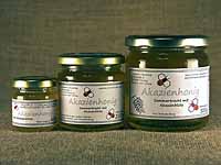 Klarer,
 flüssiger Akazienhonig im 60g-,
 250g- und 500g-Glas